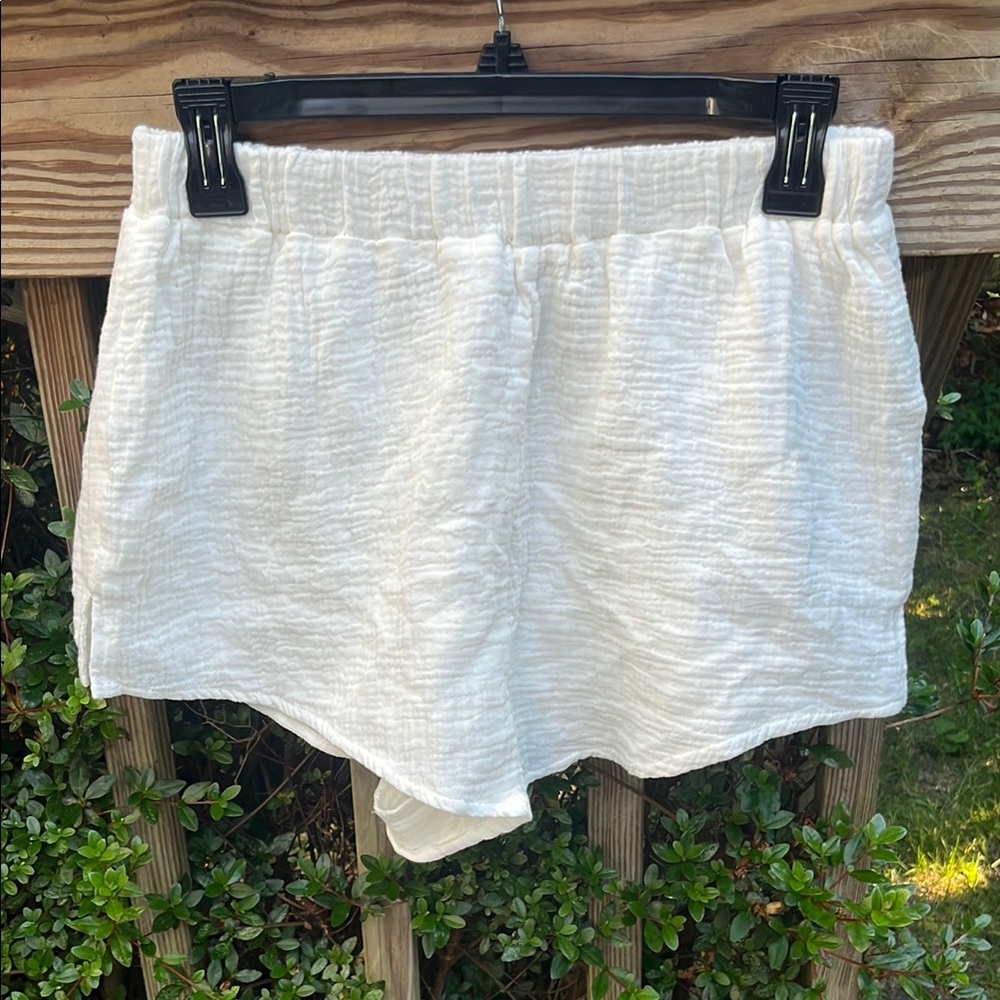 Forever 21 Off White Elastic Waist 100% Cotton Fully Lined Shorts,Size Medium
